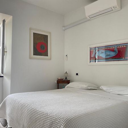 Camera Vista Mare Francesca Hotel เวอนาซซา ภายนอก รูปภาพ