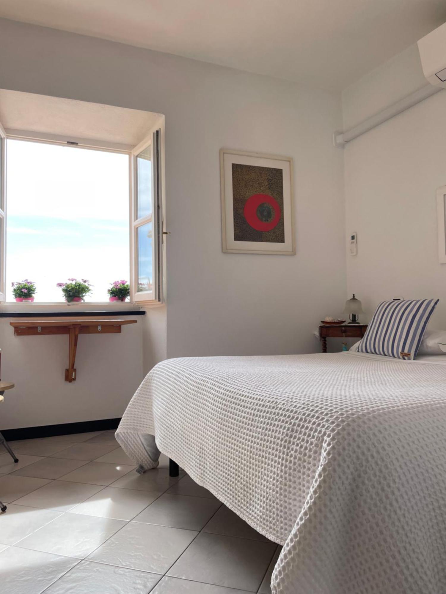 Camera Vista Mare Francesca Hotel เวอนาซซา ภายนอก รูปภาพ