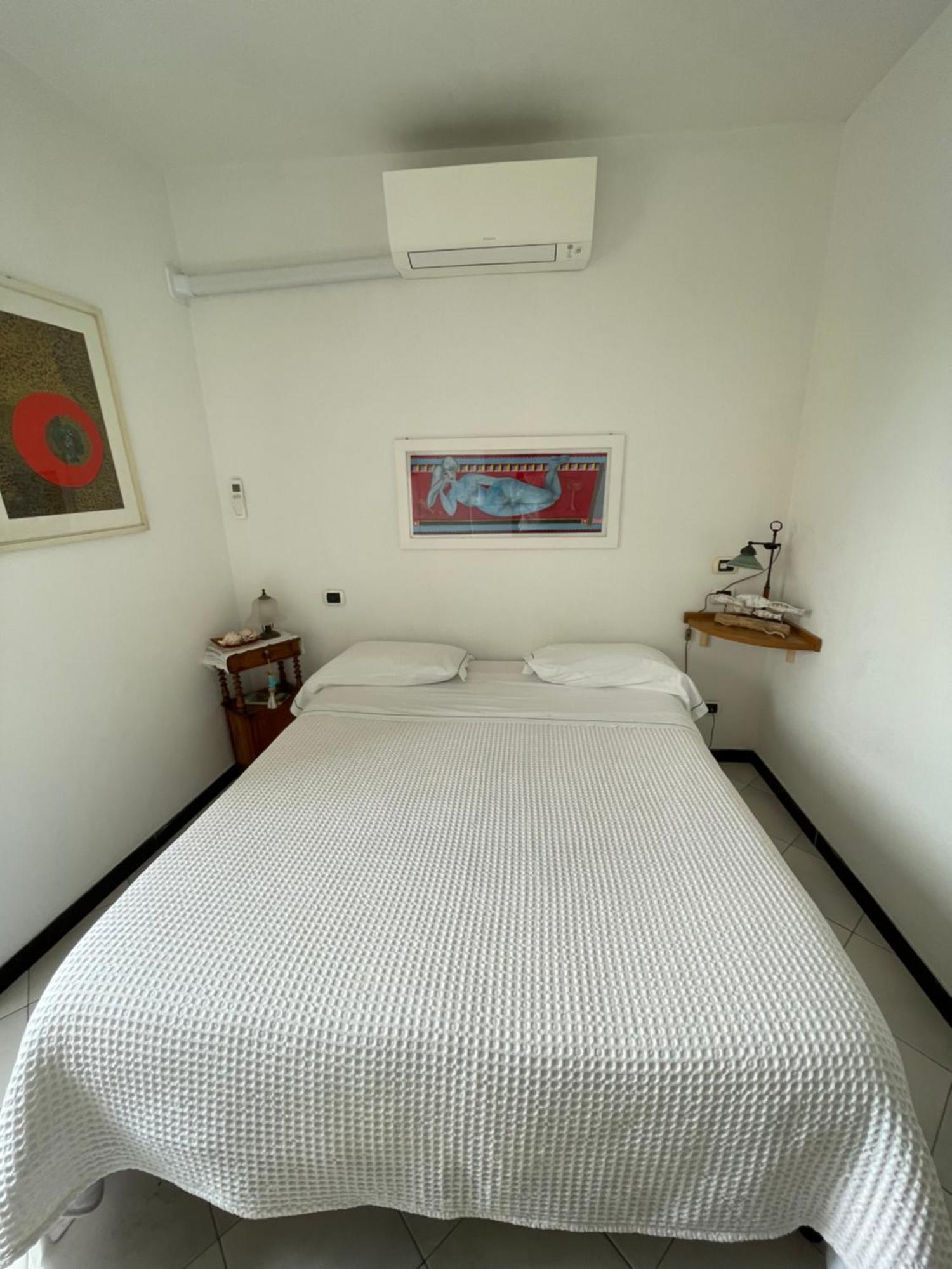Camera Vista Mare Francesca Hotel เวอนาซซา ภายนอก รูปภาพ